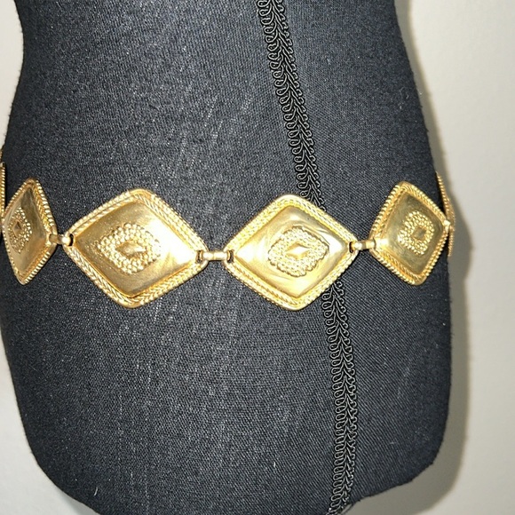 ESCADA Women’s Gilded Gold Tone Ornate Diamond Shaped Heavy Metal Designer Belt - Picture 8 of 16